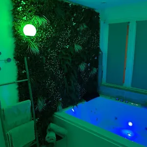 L’extasia Avec Jacuzzi Balneo Double , Grenoble France