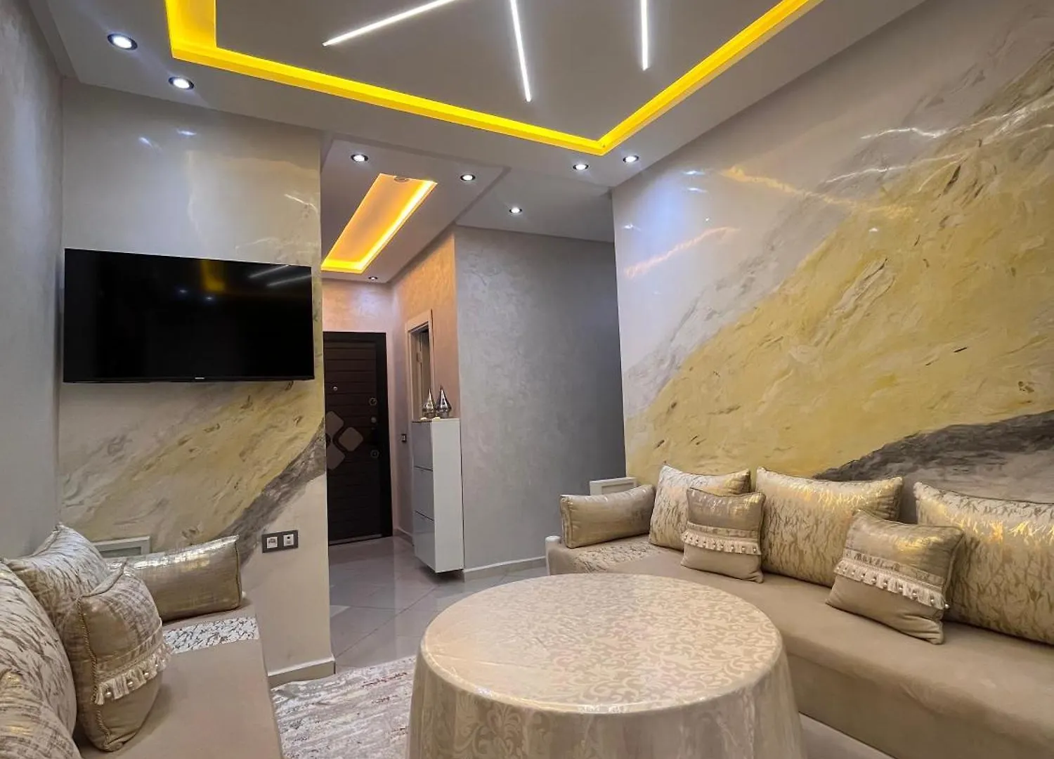Appartement Renove Avec Style Et Parking Surveille Marrakesh